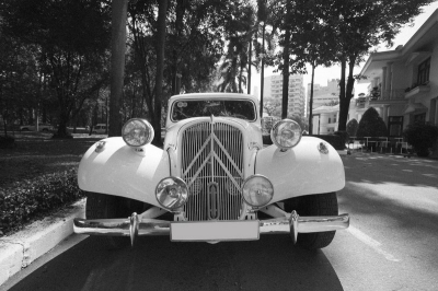 Citroen Traction Family 1952 - cho thuê chụp hình xe cổ